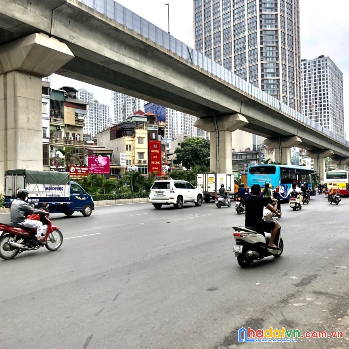 Siêu hiếm,mặt phô nguyễn trãi 30mx5t,vỉa hè đá bóng chỉ 5,5 tỷ.