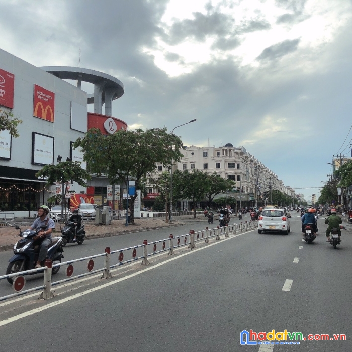 Chdv thu nhập khủng 137 triệu, 27pn, 130m2 ngang bề thế 7.2m, hxt nguyễn văn lượng, 21 tỷ.