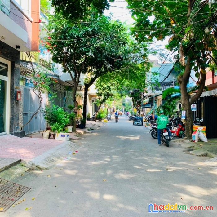 Mt nội bộ 10m đường tân hương quận tân phú. 8x21. giá 15.8 tỷ tl