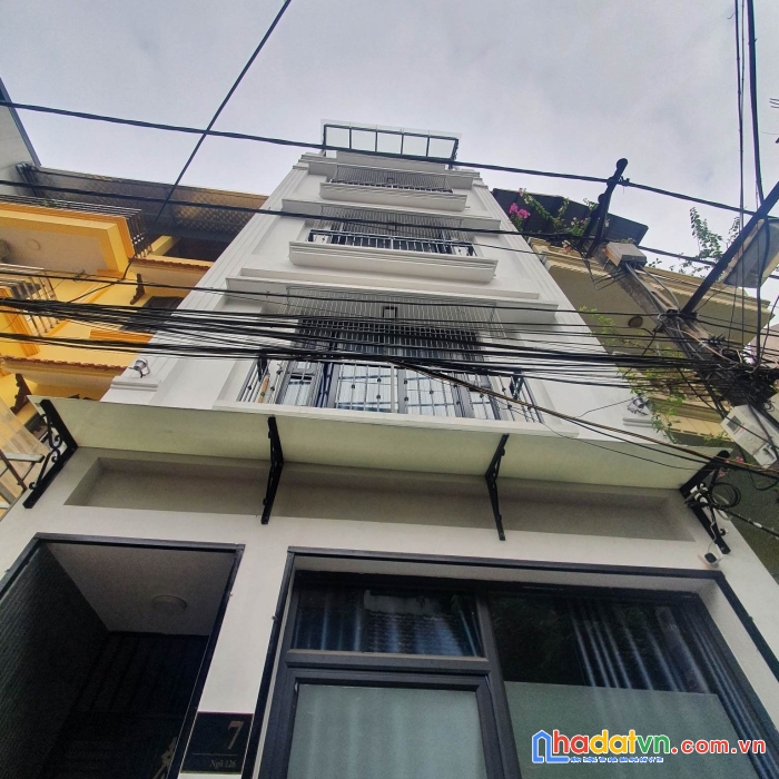 Bán toà nhà lâm hạ 70x6t tmáy doanh thu 500tr/ năm