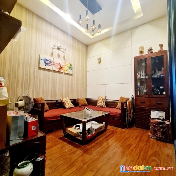 Bán nhà thái thịnh, ngõ ô tô, dtxd62m2, vị trí để ở là chân ái. 0338080356