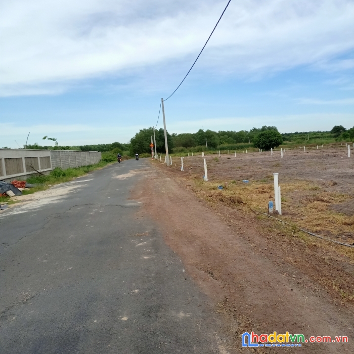 Bán lô góc 2 mặt tiền đường lê thị hồng gấm và cách mạng tháng tám
-mặt tiền đường 8m 