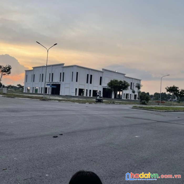 Bán lỗ về quê xây nhà nên ra lô đất đường lớn 64m trong đại nam, gần ql13 và trung tâm chợ minh