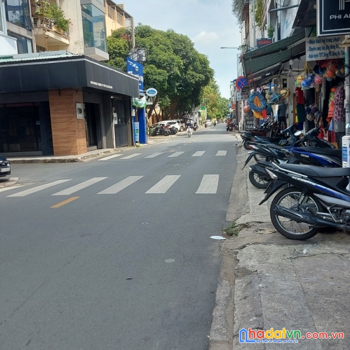 Mặt tiền nguyễn trọng tuyển kinh doanh sầm uất  p2 tân bình 
48 m2  ngang 4m  dài 12m  14.5 tỷ