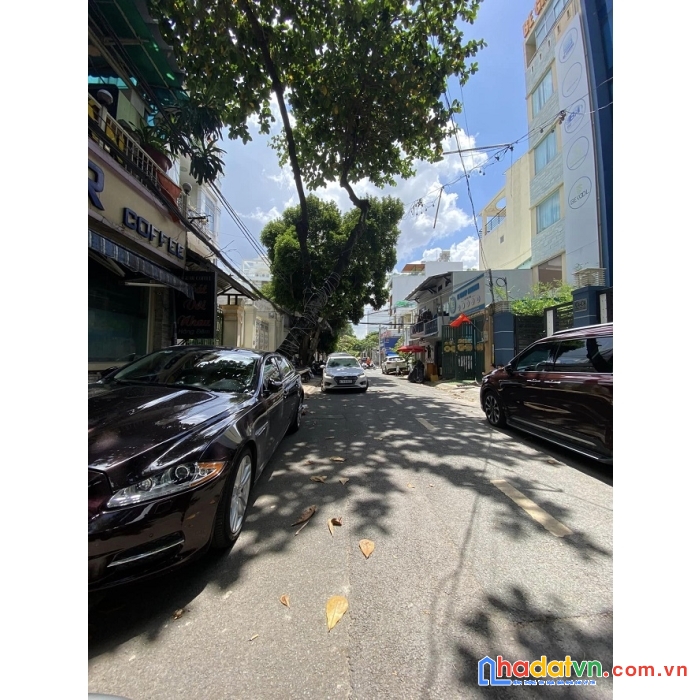 Bán nhà quận 10, kinh doanh bar, café, văn phòng, ngang 15m, 380m2 giá 100 tỷ.