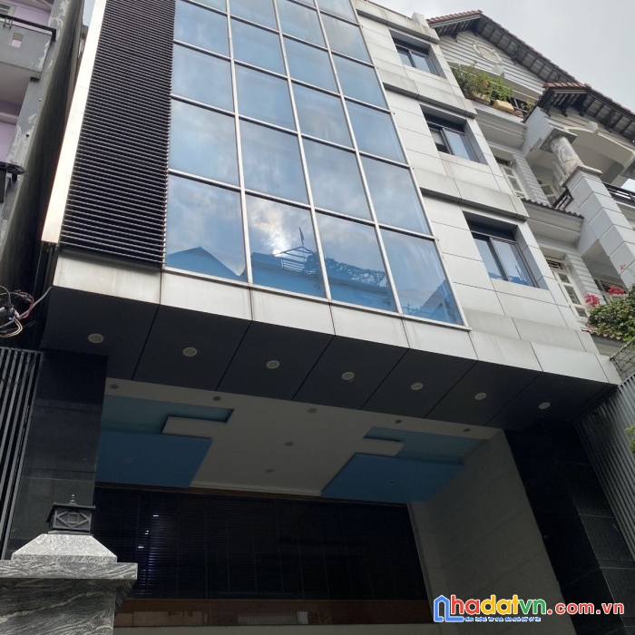 Cần nâng cấp nên bán khách sạn nhỏ đường lý tự trọng , quận 1