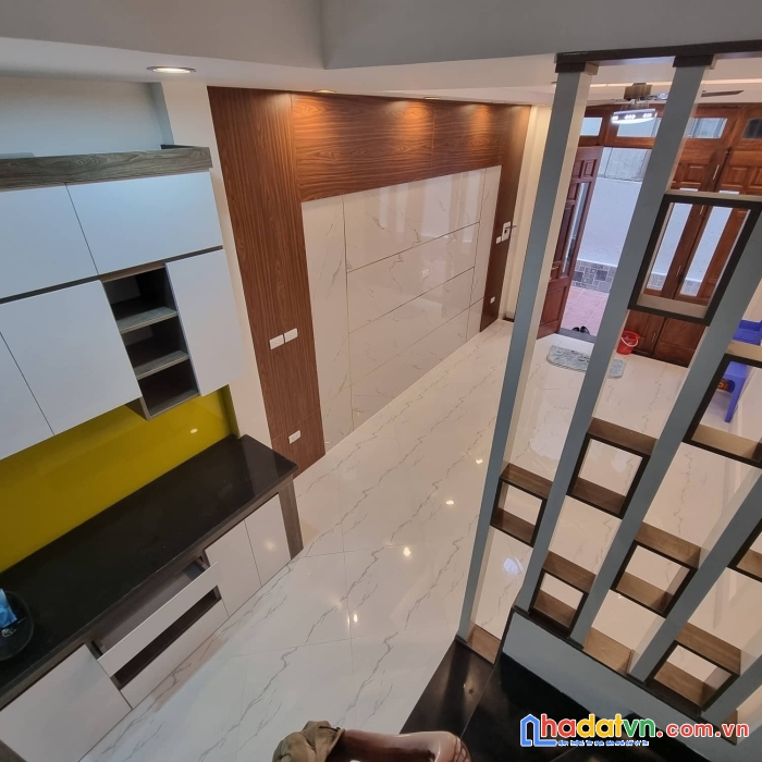 Bán nhà xuân phương 30m2 x 5 tầng nhỉnh 3 tỷ - cách 15m đường ô tô - trước nhà thoáng trước sau.
