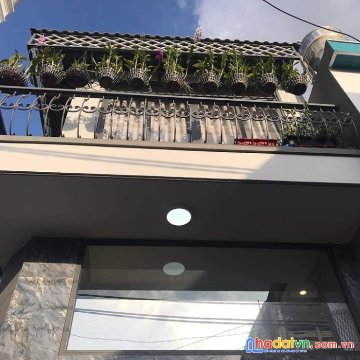 Hẻm xe hơi 40m2 - 1 trệt 1 lầu chỉ 3.6 tỷ - cách mạng tháng 8 phường 5 , tân bình