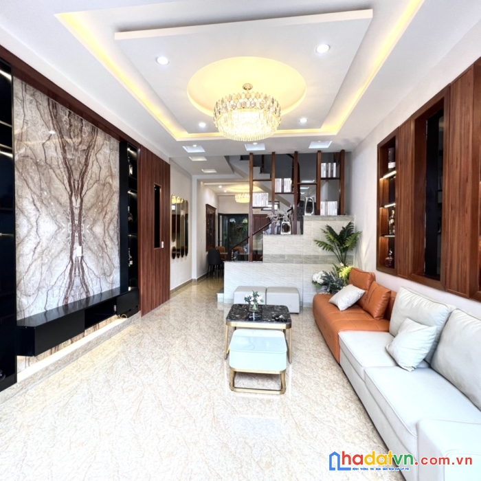 Tặng ngay 100m2 sân rộng rãi + 2 điều hoà khi mua căn nhà mới xây, ô tô đỗ cửa tại dân lập, lê