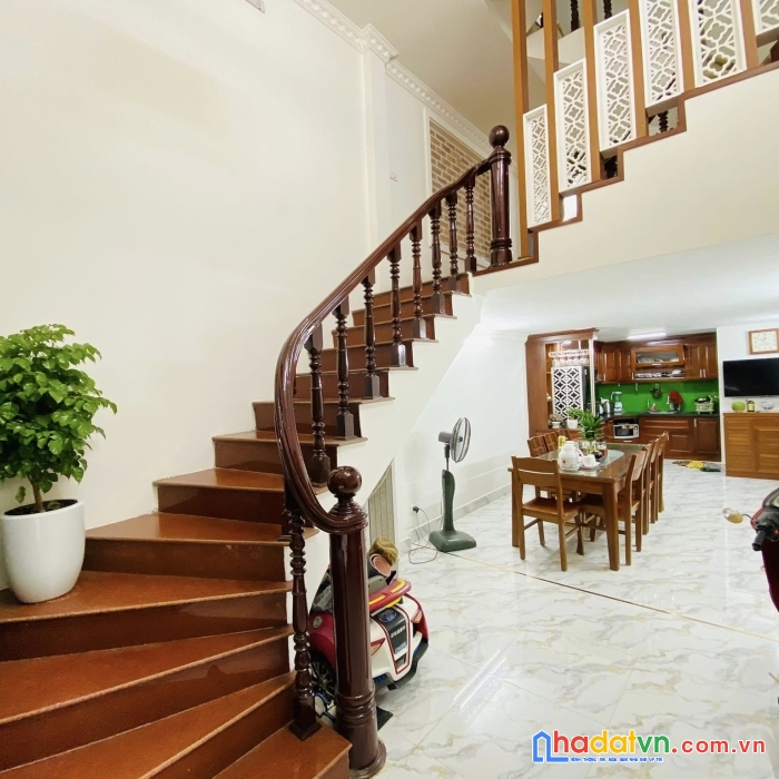 Bán nhà ngô gia tự, 50m, ô tô, sát big c, kd, giá nhỉnh 6 tỷ