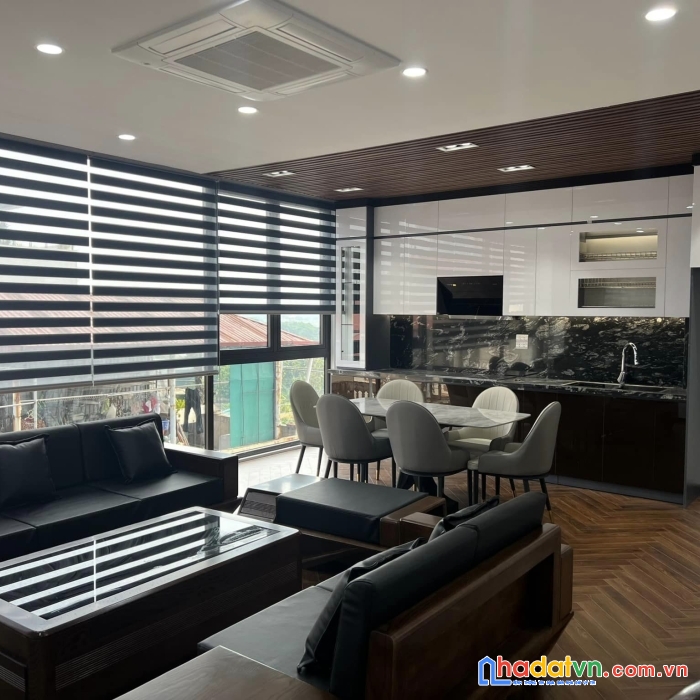 Nhà gia thuỵ - mặt tiền khủng - gara 2 ô tô - full nội thất - thang máy xịn sò.