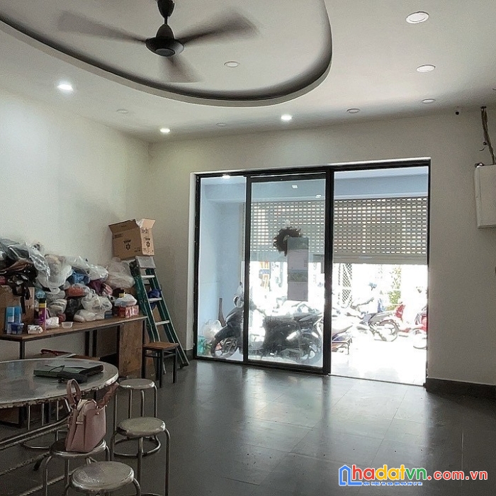 Bán nhà mặt tiền phạm phú thứ sát khu bàu cát - tân bình, dt 5 x 20, 3 tầng, 4 pn giá 13.9 tỷ.