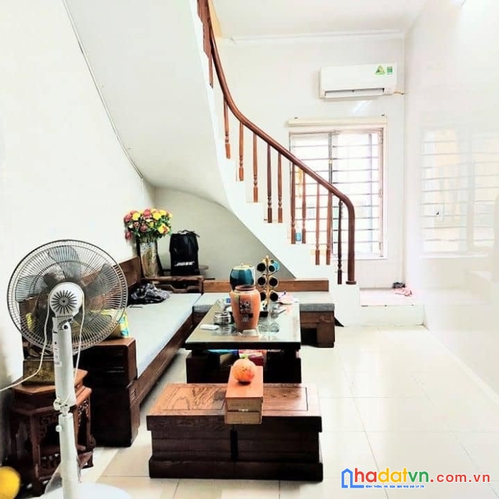 Nhà hai bà trưng 33m 4 tầng- sinh viên bách khoa,xây dưng, kinh tế quốc dân có thể đi bộ đi học.
