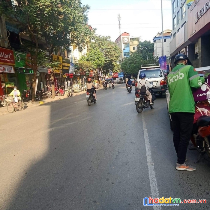 Bán nhà nát phố lạc trung, hai bà trưng, bất chấp đầu tư, xây 7 tầng thang máy vô tư, chỉ hơn 13 tỷ