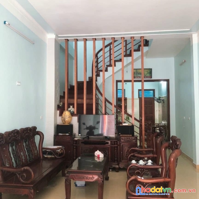 Chính chủ do muốn chuyển đổi chỗ ở nên cần bán nhà 3 tầng 1 tum thuộc tổ 1 phường trần hưng đạo.