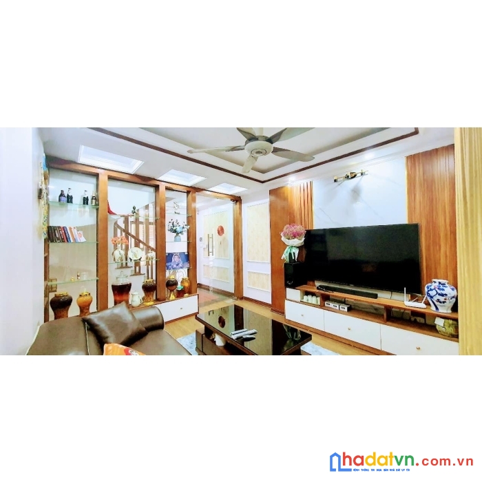 Siêu hiếm- bán nhà!! phố 8 tháng 3, chủ tự xây ở, ô tô đỗ cửa, yên tĩnh, khu dân trí cao full nội