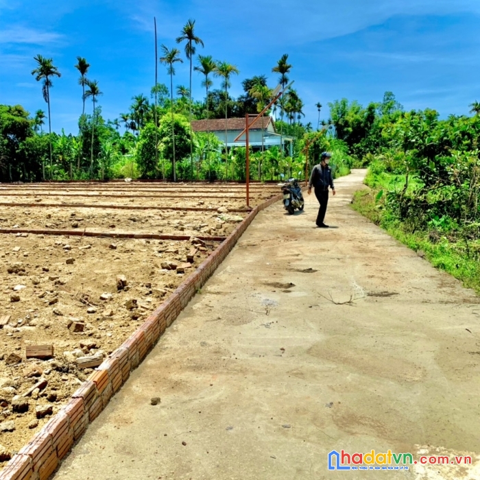 Cần bán 220 m2 đất mặt tiền 9m hậu 12m / sẵn sổ/gần hoà tiến