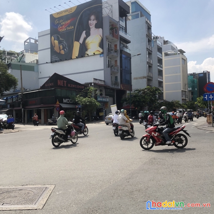 Cần bán gấp căn nhà trên đường bạch đằng, tân bình. giá 10,99 tỷ