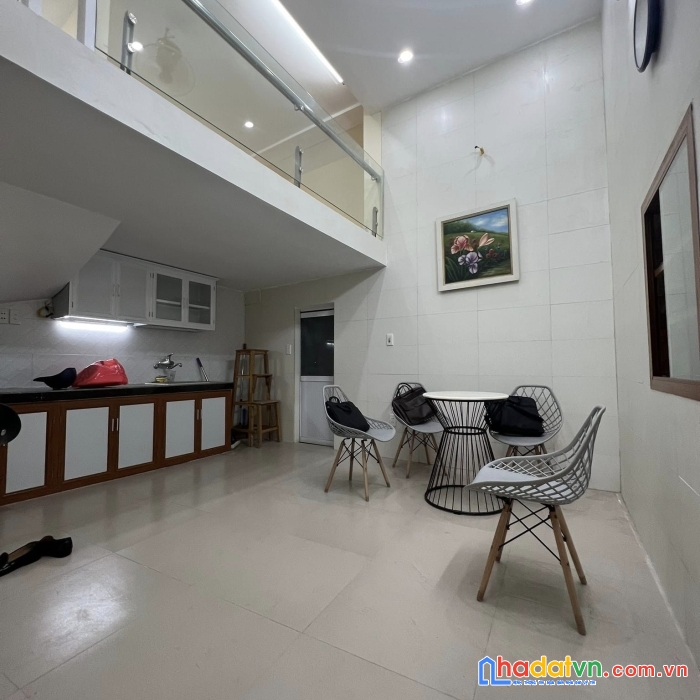 Cực hiếm - nhỉnh 2 tỷ - lõi đống đa - nhà đẹp ở luôn - ngõ 3 gác - thông tứ phía - lô góc - cực