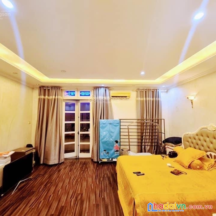 Chính chủ bán biệt thự sân vườn 93m2, gara ô tô, cách cầu cd 1p, mặt tiền 6m