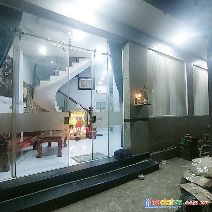 Bán nhà mặt tiền kinh dương vương quận bình tân 111m2 giá 8,7 tỷ