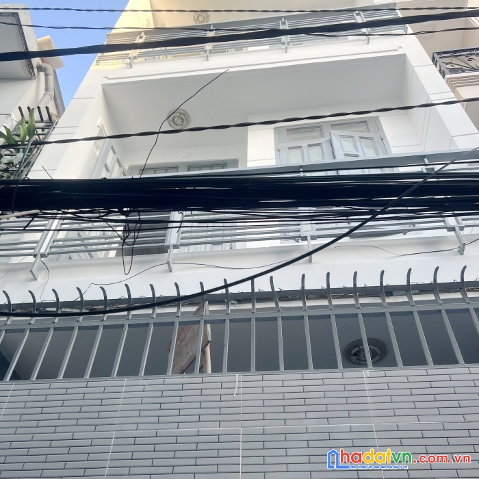 Nhà mới xây 4pn gần mt dương bá trạc p1 q8 giá 15tr