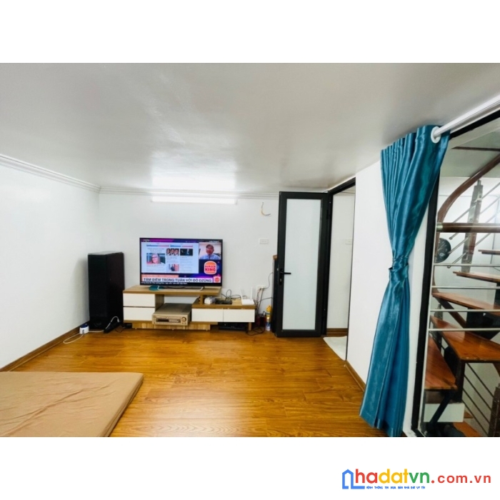 Nhà mới ở ngay – bán nhà nhỏ cực hiếm thái hà, 20m2, tặng nội thất, sổ riêng – 2.95 tỷ -