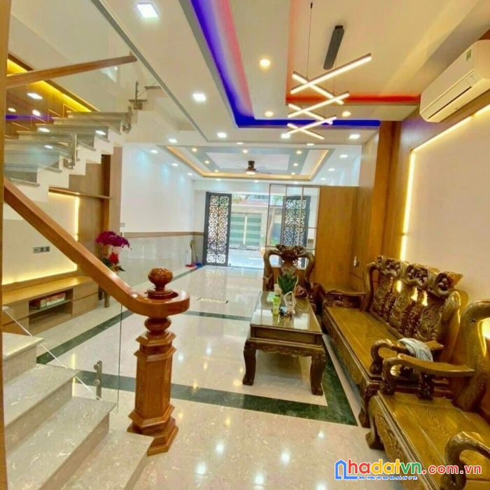 Độc nhất thị trường! bán nhà 3 mặt tiền đường phan đăng lưu thu nhập 1,5 tỷ/năm, 10x25m giá 55 tỷ