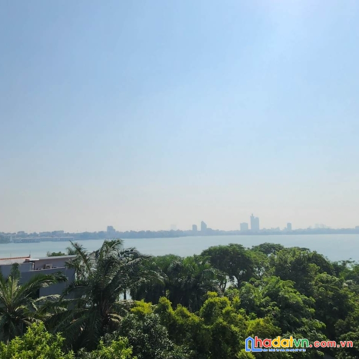 Bán biệt thự phố đặng thai mai - quận tây hồ - gara oto - lô góc - thang máy - mặt hồ tây.