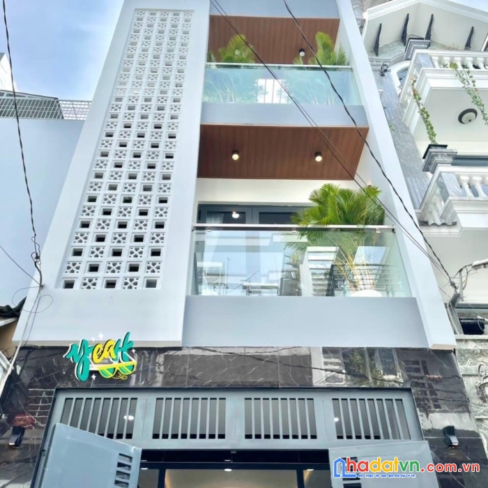 Nhà đẳng cấp - hẻm ô tô 8m - full nội thất xịn sò