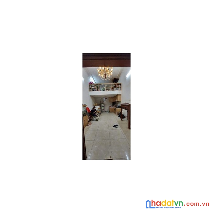 Nhỉnh 2 tỷ phố vặn kiếp - hai bà trưng,  kinh doanh 33m, 4 tầng, mt: 4m