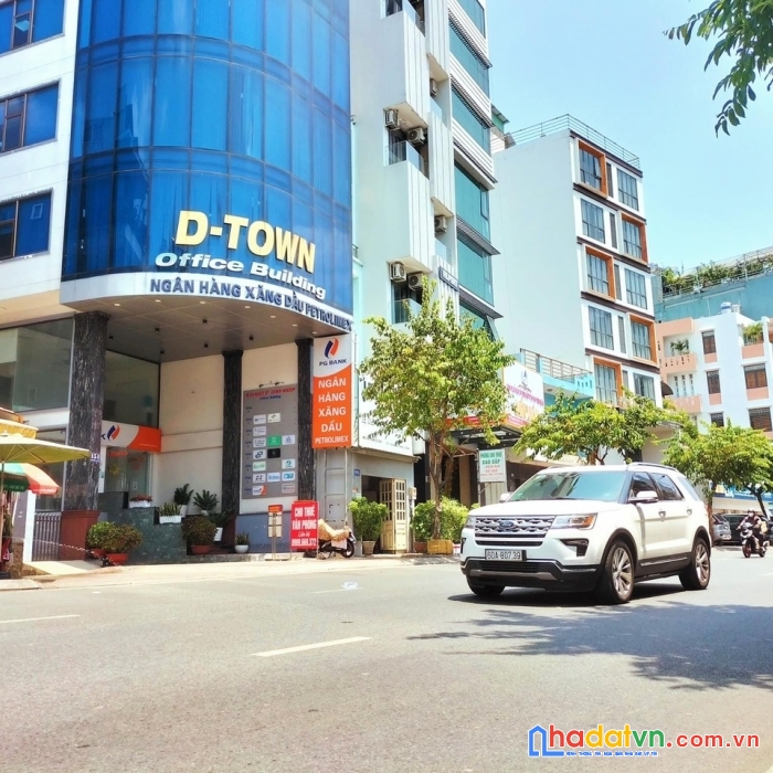 Bán nhà mtkd bạch đằng, 110m2, 3 tầng, hàng hiếm, cạnh sân bay, 25 tỷ.