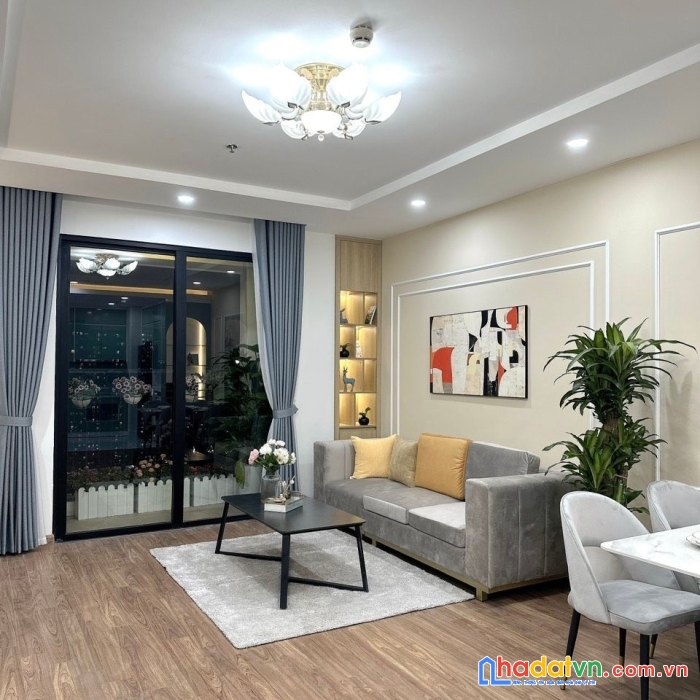 Bán chung cư t10 vinhomes times city, full nội thất, dt rộng, 81m2, 2pn, 2wc,nhỉnh 5 tỷ