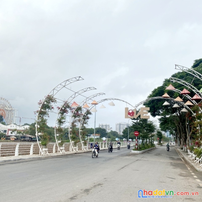 Bán nhà âu cơ, tây hồ, sát thung lũng hoa, dt 55m, 4t, 4n, giá 7,9 tỷ.