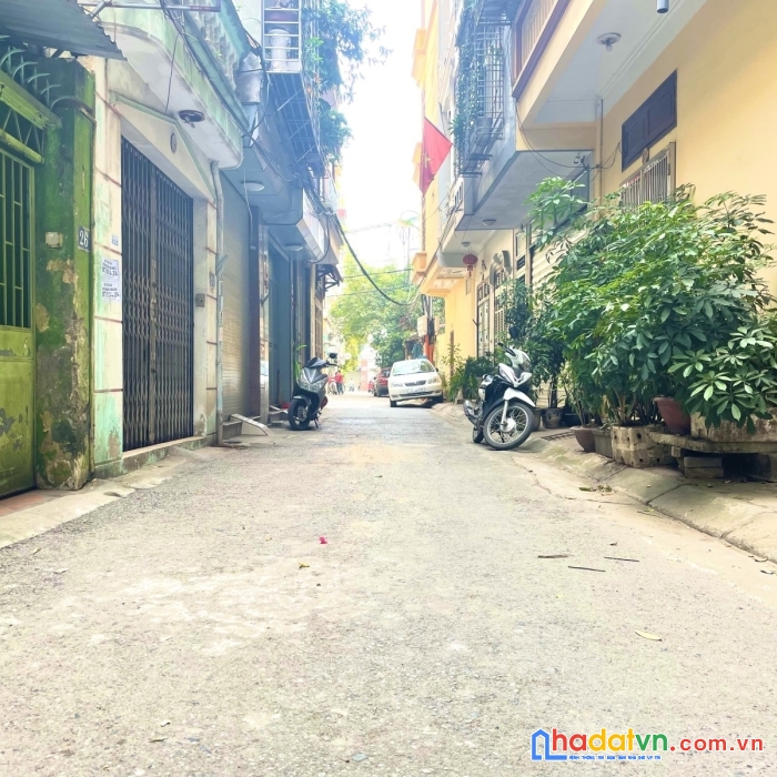 Gấp bán nhà mai dịch phân lô vỉa hè ngõ thông ô tô  dt 31m 6t giá nhỉnh 5,5 tỷ
