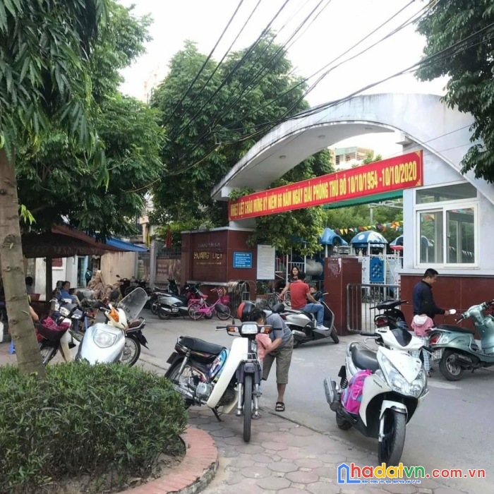 Bán nhà hoàng liệt, hoàng mai, lô góc ô tô đỗ cổng, 3 bước ra hồ linh đàm, tặng nội thất