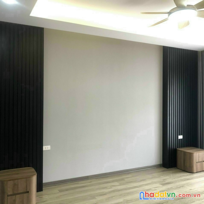 Bán nhà thạch bàn, quận long biên. 50m x 4t, ngõ thông, mặt tiền rộng, gần ô tô vào nhà ,giá 4.6