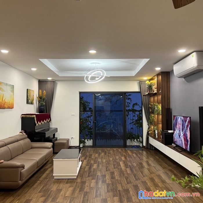Chính chủ em bán căn hộ cao cấp 147m2, 136 hồ tùn mậu, tặng toàn bộ nội thất, thiết bị. khu vực
