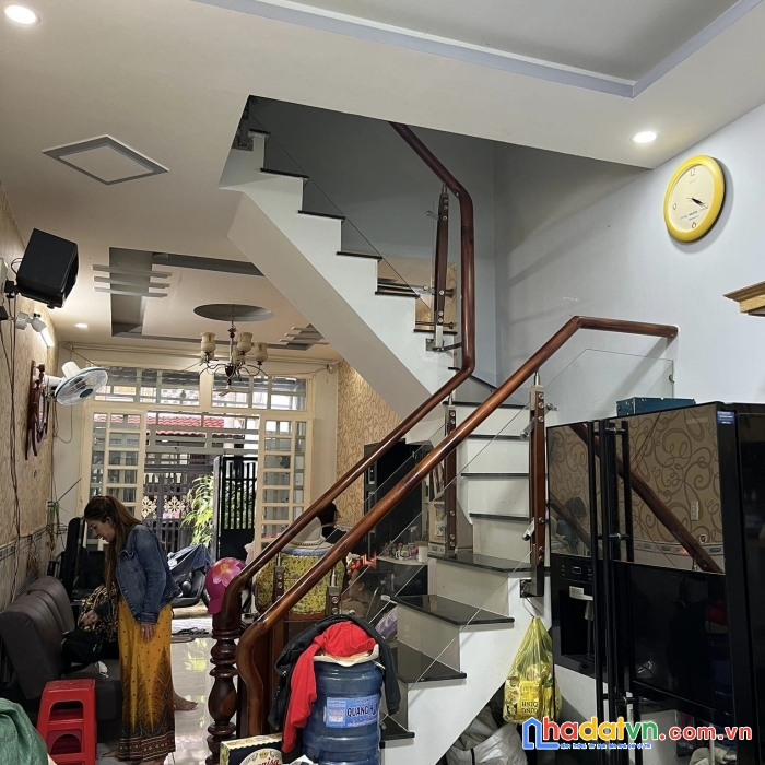 Bán căn nhà cực đẹp hxh huỳnh tấn phát, mt 5m, dt 80m2