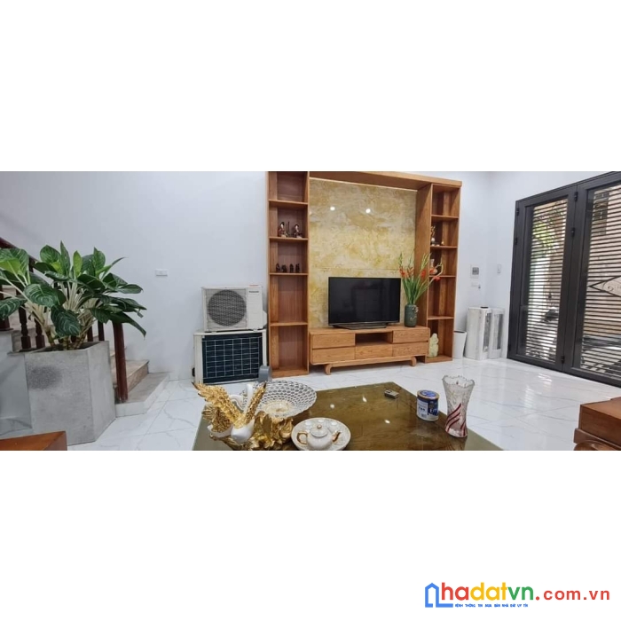 Bán nhà ngõ 112 ngọc khánh ba đình.dt 32m, 4 tầng, mt3.9m, nhà đẹp ba gác vào nhà.