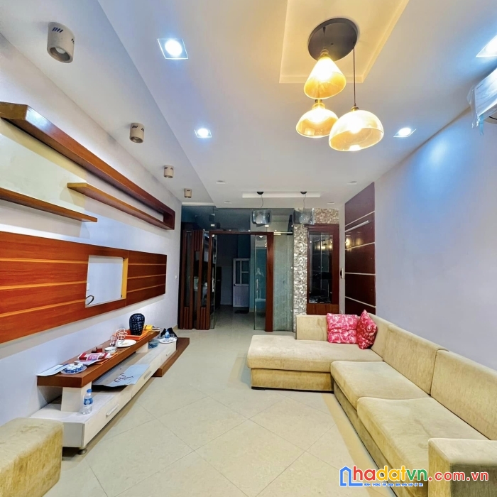 Bán nhà bùi xương trạch 56m giá 5.1 tỷ - ba gác đỗ cửa - nhà đẹp ở luôn