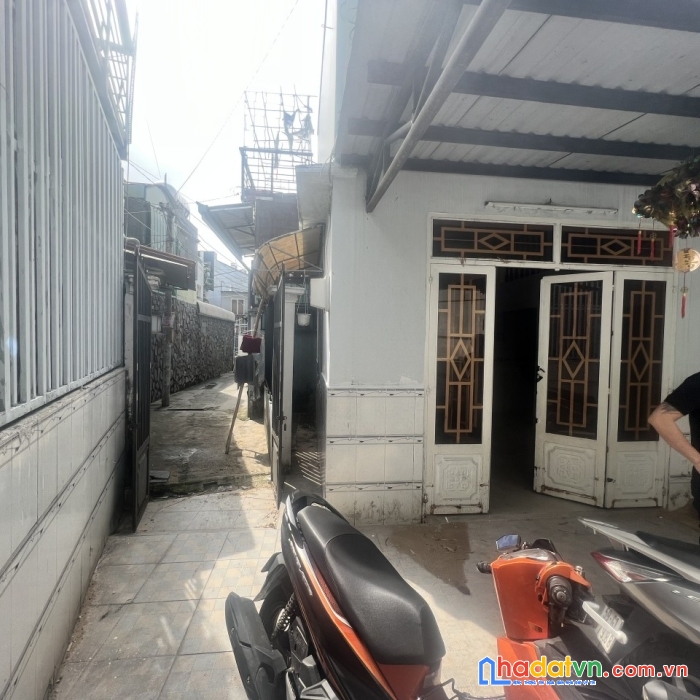 Nhà 98m2, đường trịnh thị miếng, ngay chợ bắp ngã ba bầu