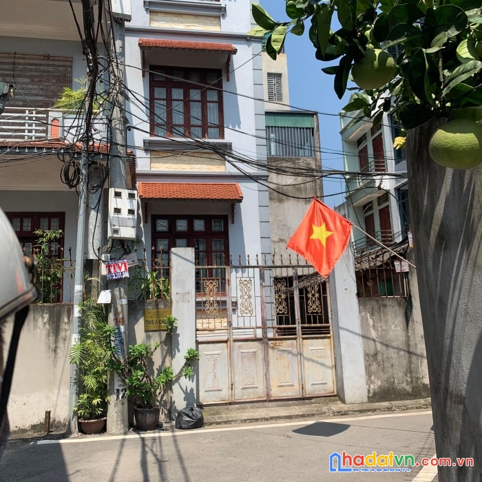 Quá hiếm. chỉ hơn 2 tỉ sẵn nhà 3 tầng ở luôn, 38m ngô gia tự.
