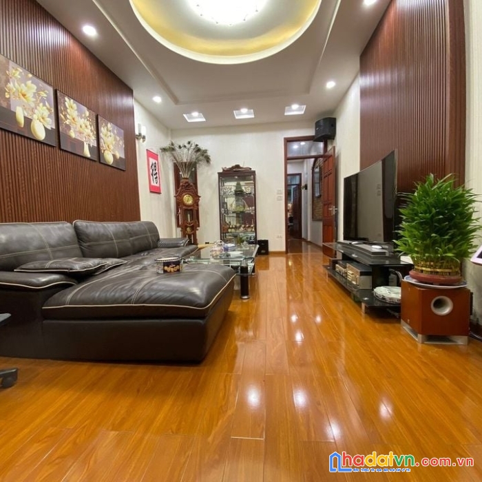 Chủ nhờ bán, nhà chú hòa hồ tùng mậu cầu giấy, nhà đẹp lung linh, 41m2 chỉ 5,3 tỷ