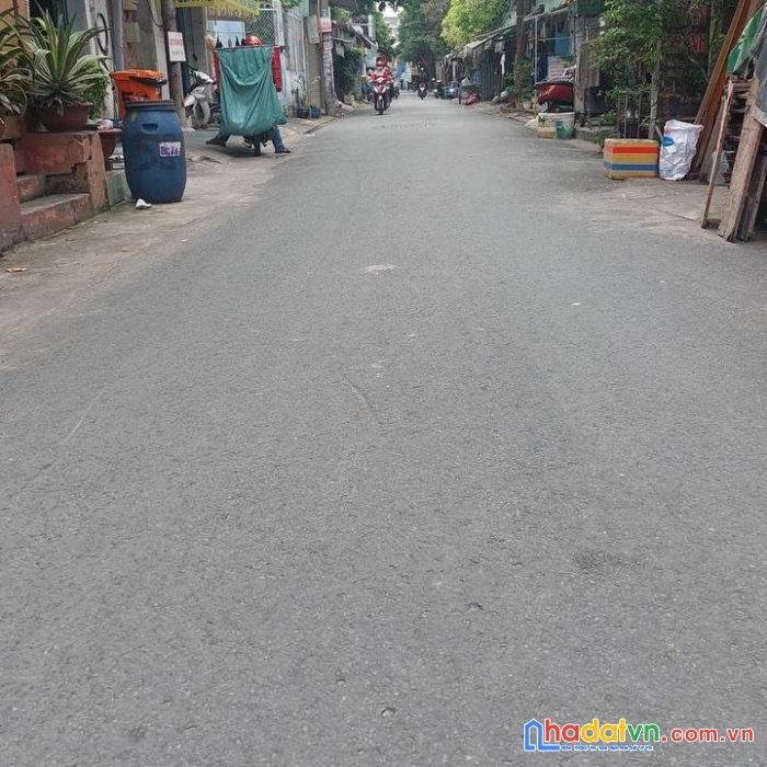 Bán đất tặng nhà cũ đường số 4, hẻm nhựa 8m, 233m2 giá 13 tỷ, ngay ngã tư bốn xã.