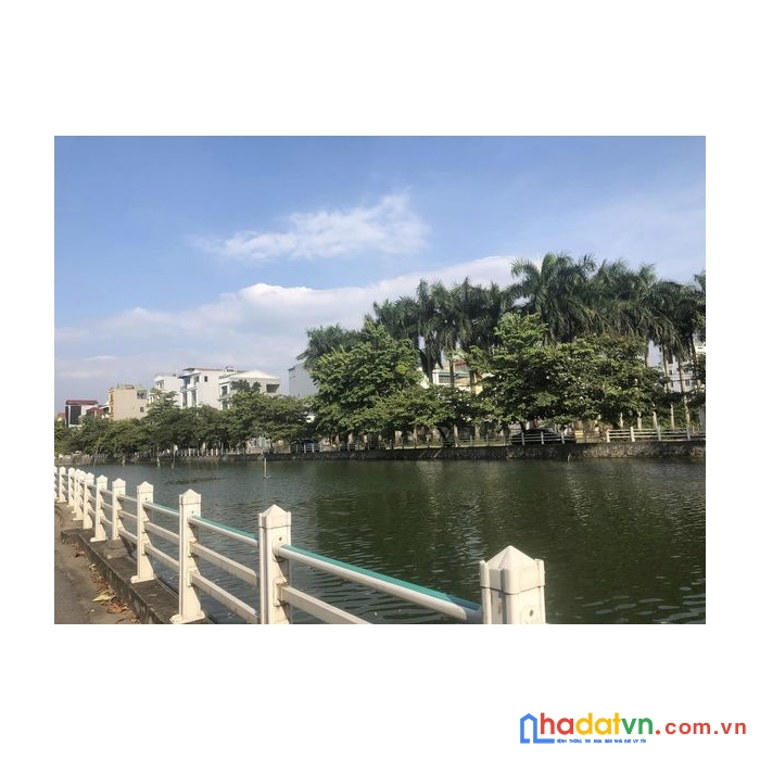 Mặt hồ hoàng cầu 71m  phân lô -ô tô chạy vòng quanh thoáng mát chỉ 13.8 tỷ