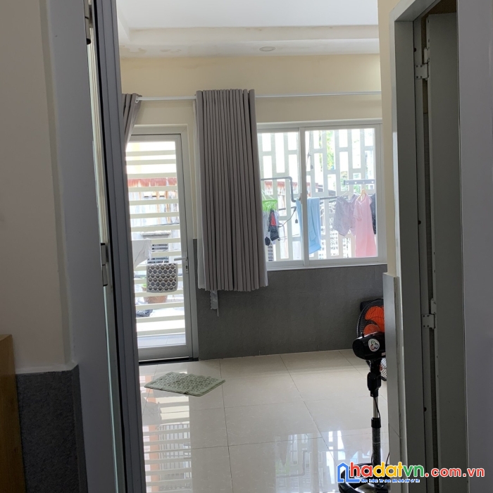 Bán gấp nhà mới ở ngay mt nguyễn sơn 76m2 siêu mềm 6.9 tỷ