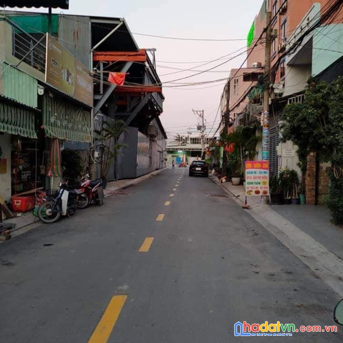 Nhà mặt tiền tân xuân , hocmon, 4x17, chỉ 4.9 tỷ. thích là nhích ngay