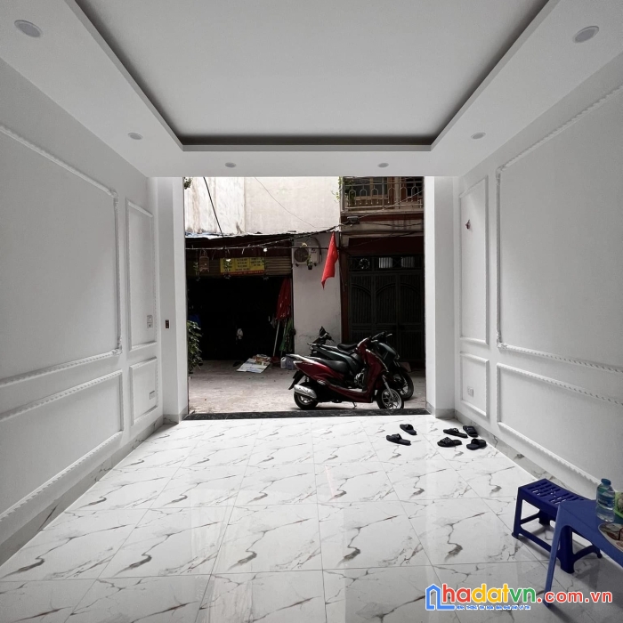 Nhà kim đồng 6 tầng thông sàn, thang máy, đường oto tránh, kinh doanh đẹp