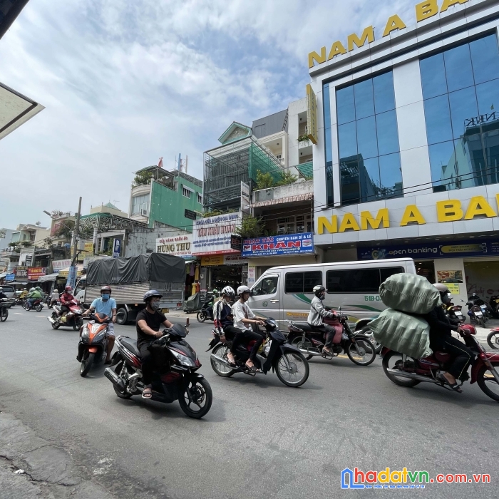 Bán nhà đẹp - đường lạc long quân phường 10 tân bình - dt 4.5x18m2- 5 tầng - hoàn công đủ - giá